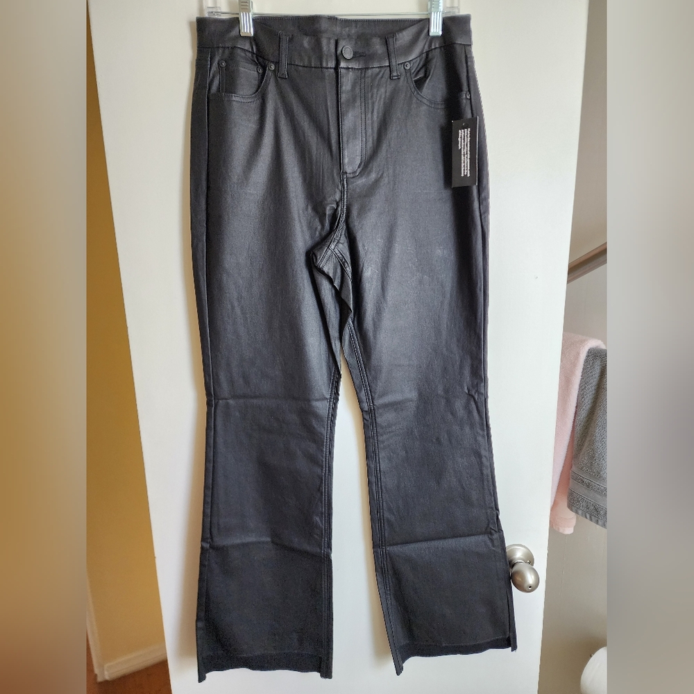 Canyon Retreat Flare Faux Leather. Black. NWT